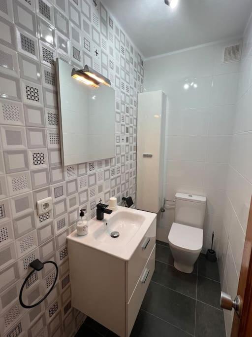 Casa Mo, 2 Bedroom Apartment Close To The Beach ปูแอร์โตเดลคาร์เมน ภายนอก รูปภาพ