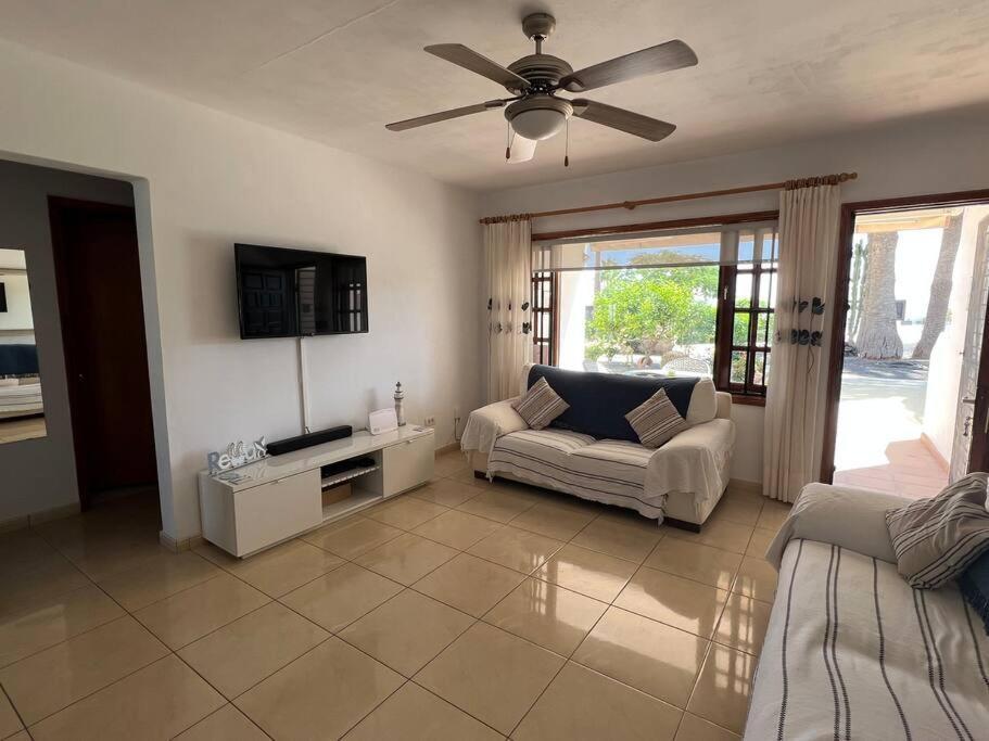 Casa Mo, 2 Bedroom Apartment Close To The Beach ปูแอร์โตเดลคาร์เมน ภายนอก รูปภาพ