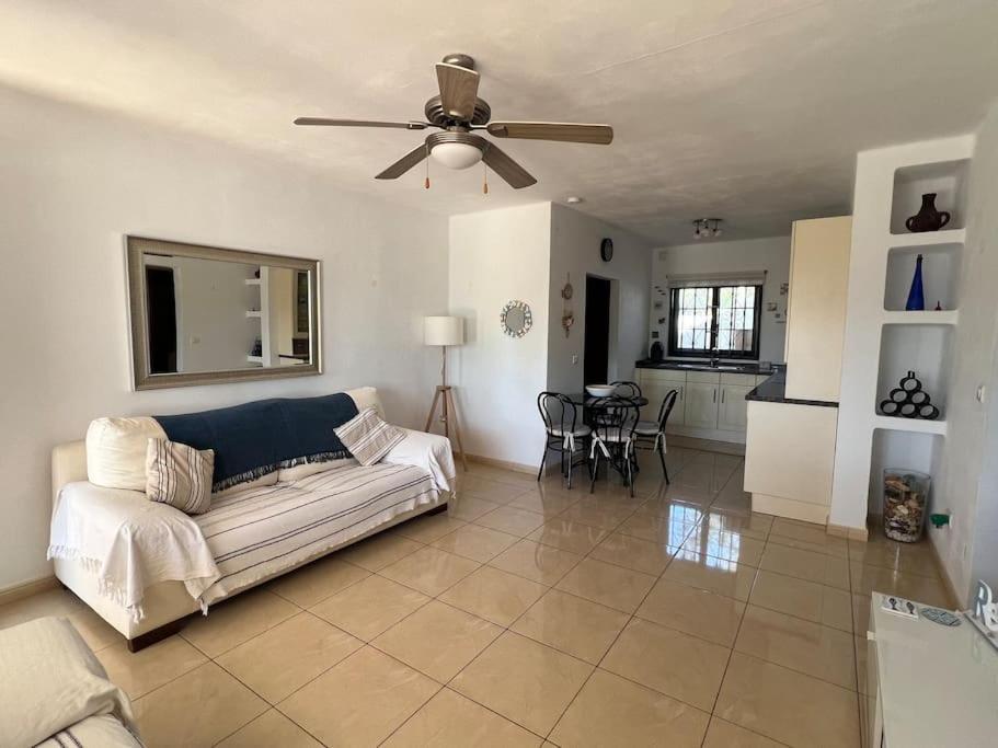 Casa Mo, 2 Bedroom Apartment Close To The Beach ปูแอร์โตเดลคาร์เมน ภายนอก รูปภาพ